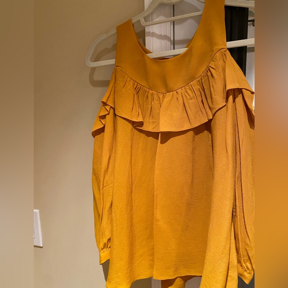 Maeve Ruffle Cold shoulder top